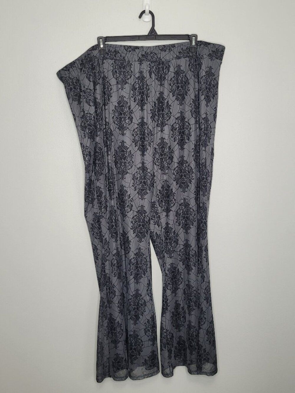 Torrid Nightfall black skull lace flare pull on plus size emo pants size 6x
